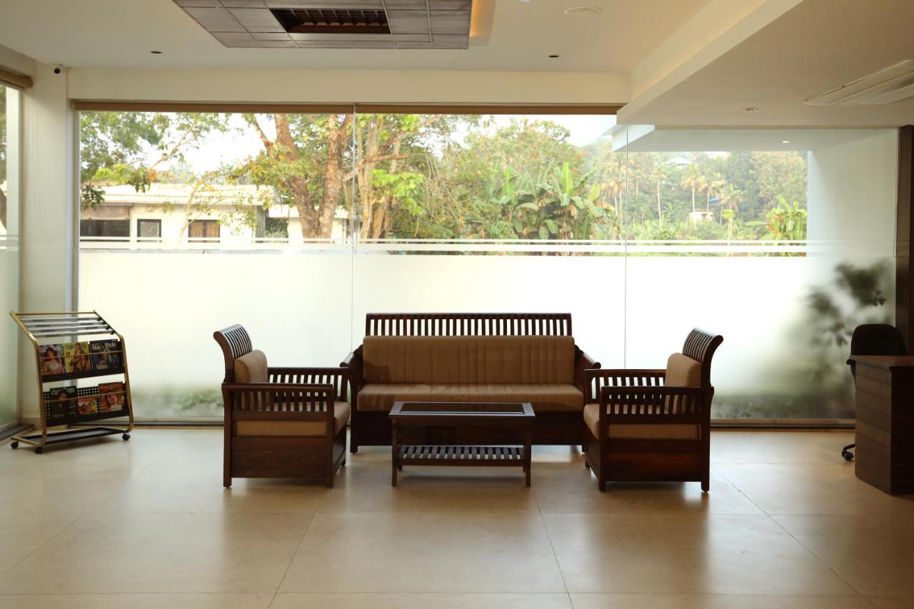 Loveland Residency Kochi Exterior photo