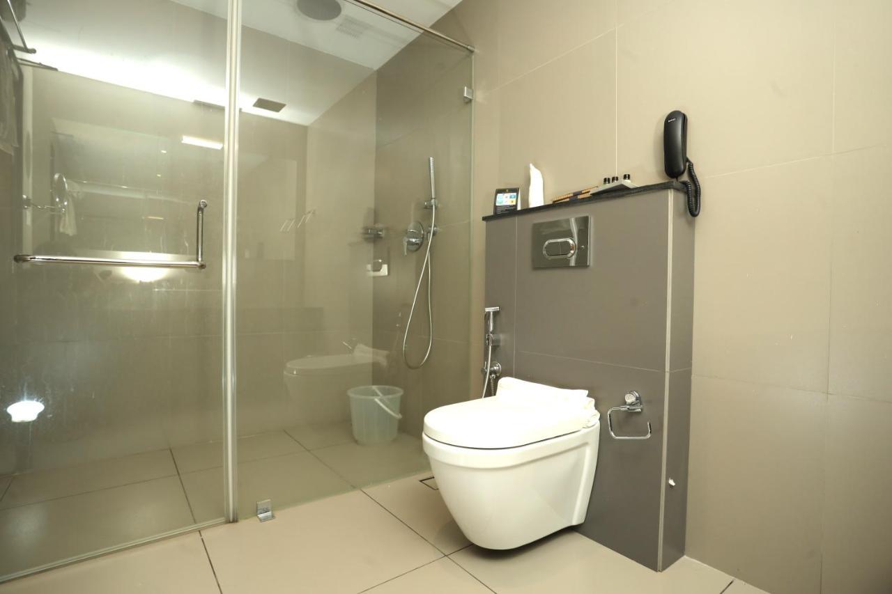 Loveland Residency Kochi Exterior photo